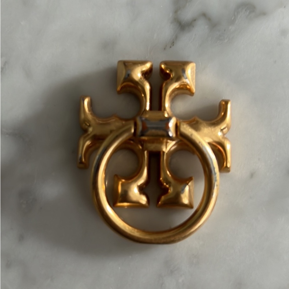 Tory Burch cell phone ring